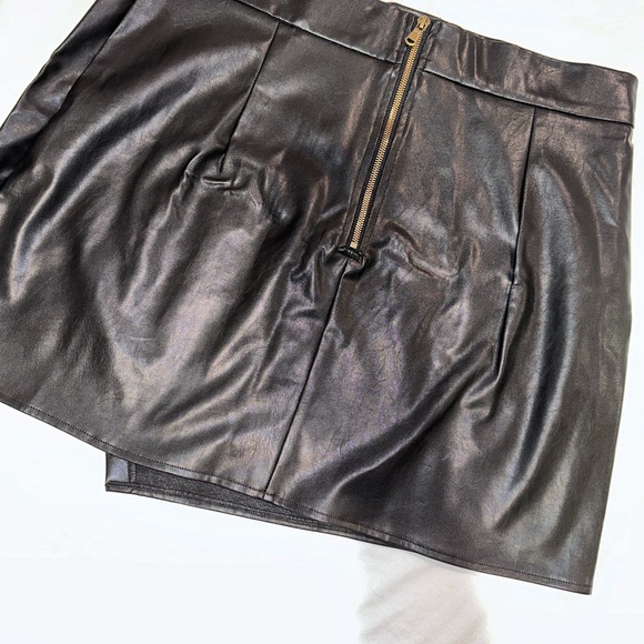 Choies Black Asymmetrical Mini Skirt - Picture 6 of 8